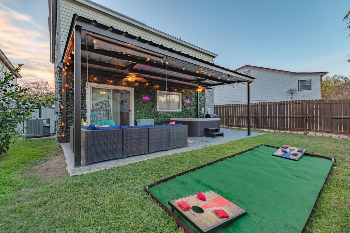 Gameroom, Bbq & Hot-Tub By Lackland & Seaworld Сан-Антонио Экстерьер фото